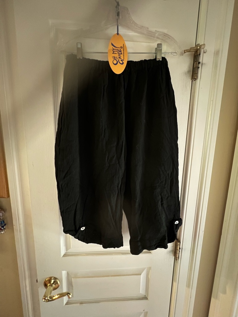 Oh My Gauze! Cropped pants/shorts with  shell buttons. Washable cotton, XL